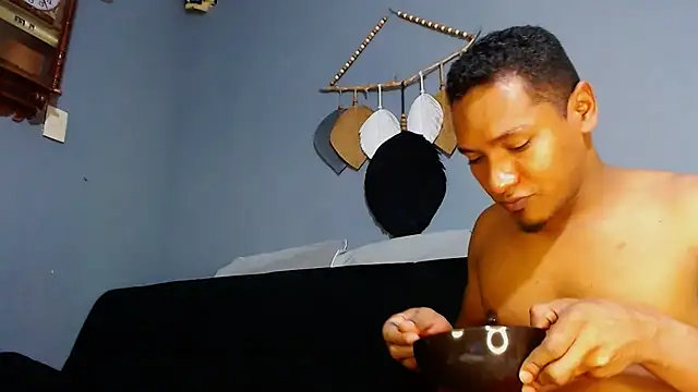 Grandeygruesa1 online show from March 5, 2025, 10:10 pm