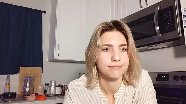 Snapshot of NatalieKneals chatting on February 1, 2026, 2:54 am NatalieKneals online show from February 1, 2026, 2:54 am