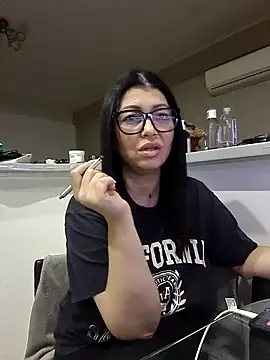 Milf Abigail online show from October 13, 2025, 10:54 pm