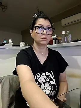 Milf Abigail online show from October 18, 2025, 1:08 am