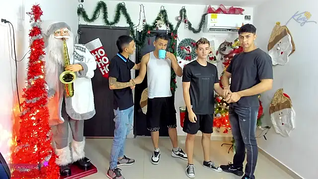 Snapshot of badguyss_bisex chatting on December 18, 2025, 11:38 am badguyss bisex online show from December 18, 2025, 11:38 am