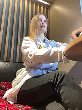 LadyTatiana Madam online show from January 17, 2025, 9:49 am