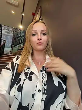LadyTatiana Madam online show from July 30, 2026, 3:22 pm