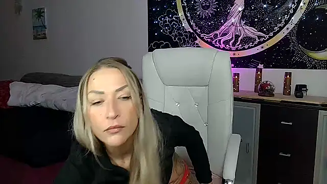 SexxyLiviaa online show from October 30, 2025, 11:05 pm