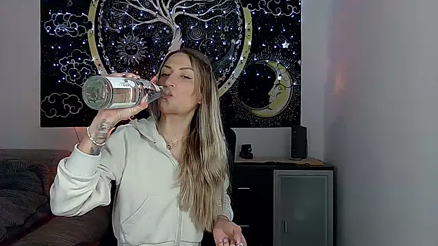 SexxyLiviaa online show from December 18, 2025, 11:44 pm