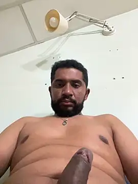 Snapshot of MiddlingAffluent chatting on February 20, 2026, 1:35 am MiddlingAffluent online show from February 20, 2026, 1:35 am