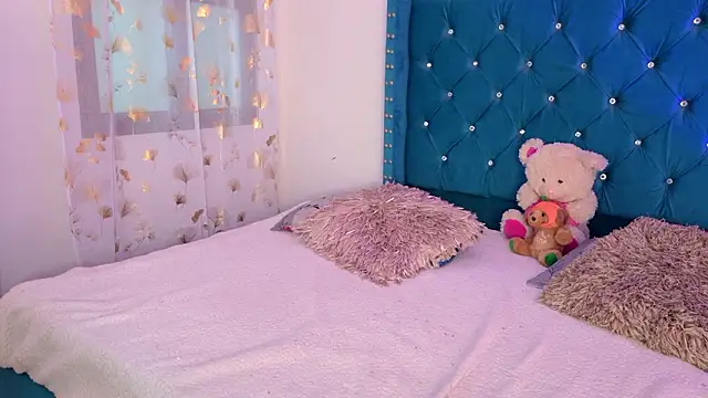 Snapshot of Lilly_Peach22 chatting on February 26, 2026, 3:38 am Lilly Peach22 online show from February 26, 2026, 3:38 am