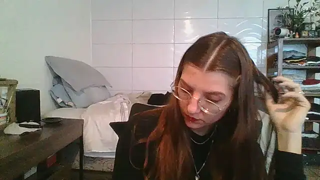 SweetyBabyDemon online show from September 8, 2025, 2:27 pm