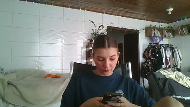 SweetyBabyDemon online show from September 16, 2025, 1:45 pm