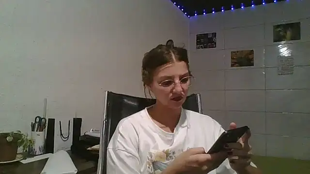 Snapshot of SweetyBabyDemon chatting on April 1, 2026, 11:02 pm SweetyBabyDemon online show from April 1, 2026, 11:02 pm