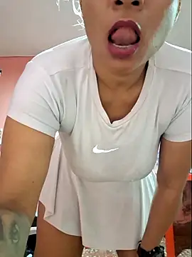 Snapshot of gatadeojosclaros chatting on November 3, 2025, 8:15 am gatadeojosclaros online show from November 3, 2025, 8:15 am