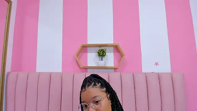 ISABELLA 020 online show from February 20, 2025, 12:36 pm