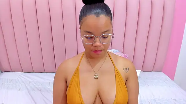 ISABELLA 020 online show from March 1, 2025, 12:45 pm