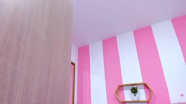 ISABELLA 020 online show from March 15, 2025, 11:40 am