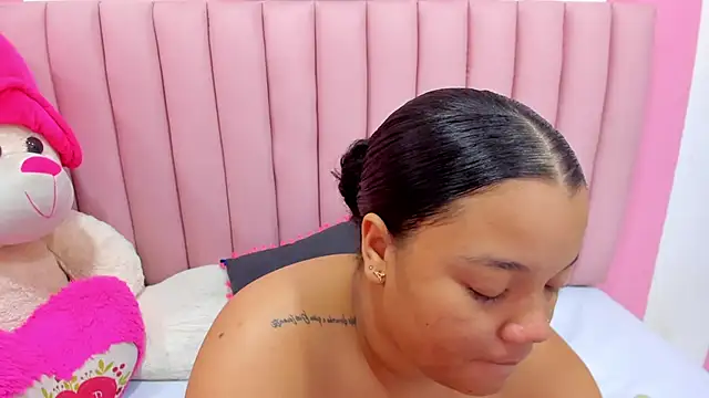 ISABELLA 020 online show from September 16, 2025, 1:01 pm