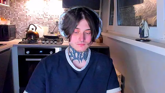 Snapshot of _torfin_ chatting on March 6, 2026, 10:17 pm torfin online show from March 6, 2026, 10:17 pm