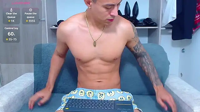 Snapshot of Tristan-bm chatting on October 18, 2025, 2:07 pm Tristan-bm online show from October 18, 2025, 2:07 pm