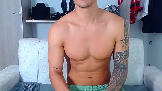 Snapshot of Tristan-bm chatting on November 15, 2025, 12:13 pm Tristan-bm online show from November 15, 2025, 12:13 pm