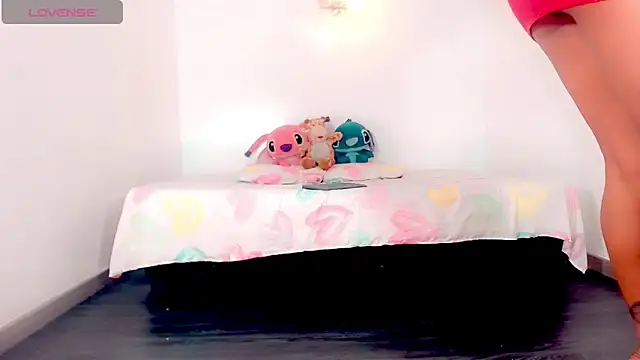 Snapshot of _Riannagarcia_ chatting on February 24, 2026, 7:23 pm Riannagarcia online show from February 24, 2026, 7:23 pm