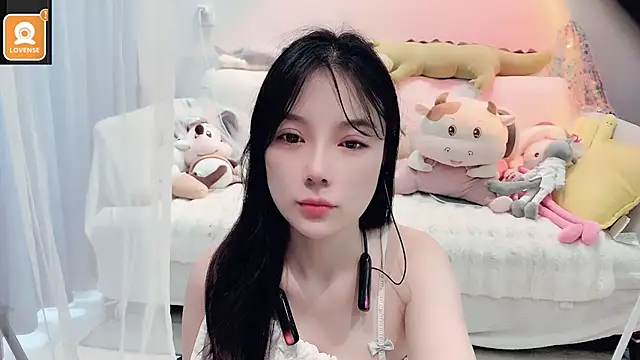 Snapshot of AKiKi711 chatting on September 9, 2025, 4:01 am AKiKi711 online show from September 9, 2025, 4:01 am