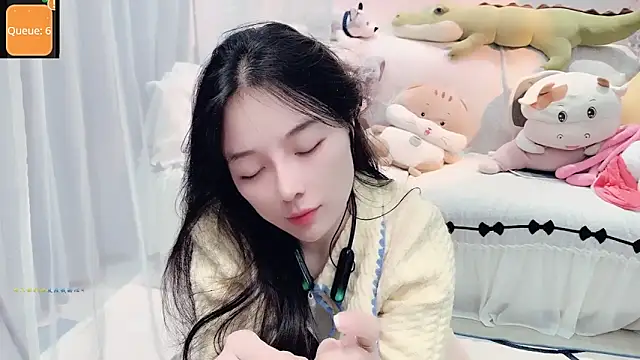 AKiKi711 online show from October 18, 2025, 4:19 pm