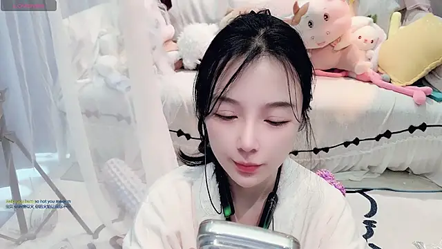 Snapshot of AKiKi711 chatting on March 6, 2026, 5:04 am AKiKi711 online show from March 6, 2026, 5:04 am