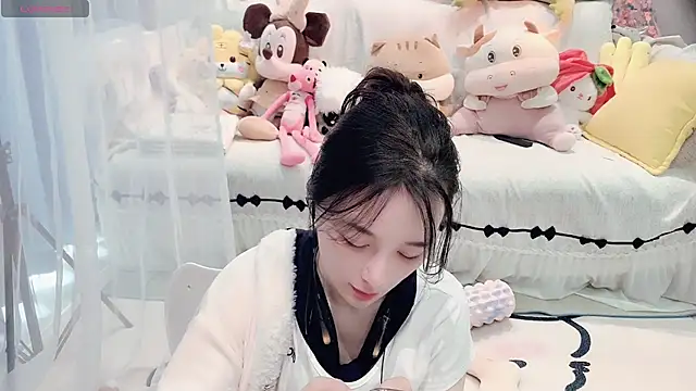 Snapshot of AKiKi711 chatting on March 11, 2026, 4:51 am AKiKi711 online show from March 11, 2026, 4:51 am