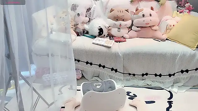 Snapshot of AKiKi711 chatting on April 2, 2026, 4:54 am AKiKi711 online show from April 2, 2026, 4:54 am