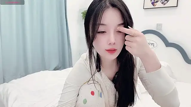 Snapshot of AKiKi711 chatting on April 9, 2026, 6:19 am AKiKi711 online show from April 9, 2026, 6:19 am