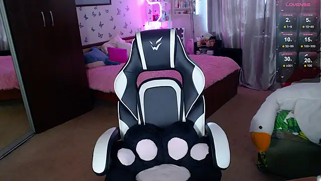 Snapshot of Sidney_blush chatting on February 9, 2026, 5:44 am Sidney blush online show from February 9, 2026, 5:44 am