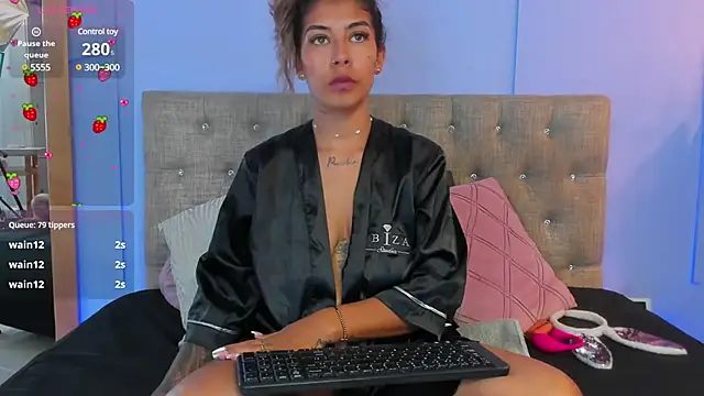 Snapshot of Georgina-coule chatting on January 7, 2025, 6:24 pm Georgina-coule online show from January 7, 2025, 6:24 pm