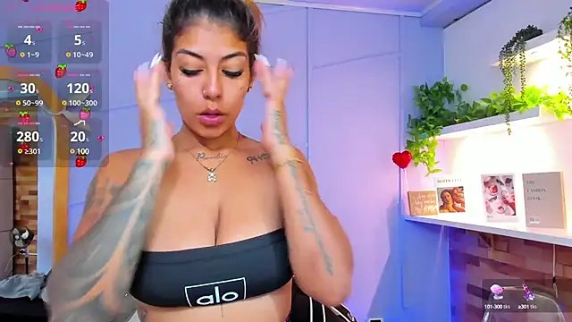 Snapshot of Georgina-coule chatting on February 21, 2025, 12:06 pm Georgina-coule online show from February 21, 2025, 12:06 pm