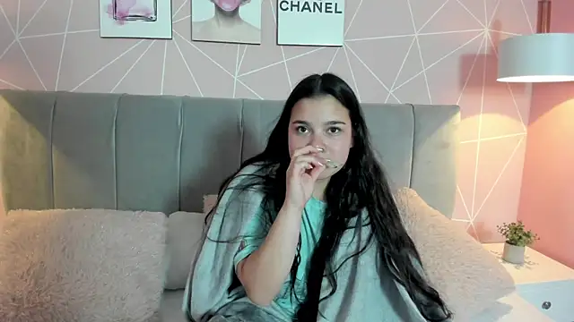Snapshot of zara__sweet chatting on January 13, 2025, 6:49 pm zara sweet online show from January 13, 2025, 6:49 pm