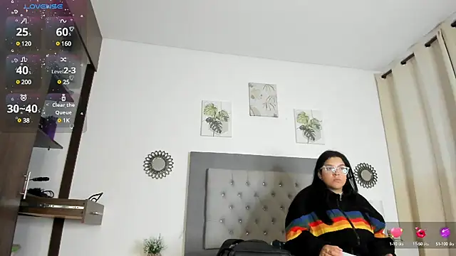 Kylie2211 online show from January 22, 2025, 2:37 am