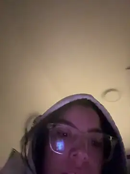 Kylie2211 online show from February 10, 2025, 3:03 am