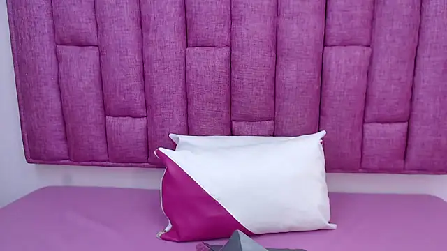 Snapshot of LindaKardi chatting on March 10, 2026, 12:21 pm LindaKardi online show from March 10, 2026, 12:21 pm