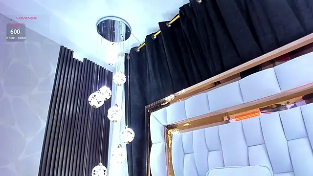 Snapshot of SarayRoyse chatting on February 2, 2026, 7:34 pm SarayRoyse online show from February 2, 2026, 7:34 pm