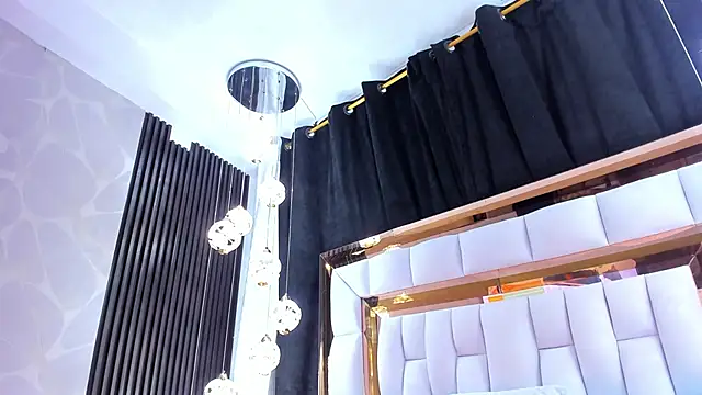 Snapshot of SarayRoyse chatting on February 17, 2026, 7:42 pm SarayRoyse online show from February 17, 2026, 7:42 pm