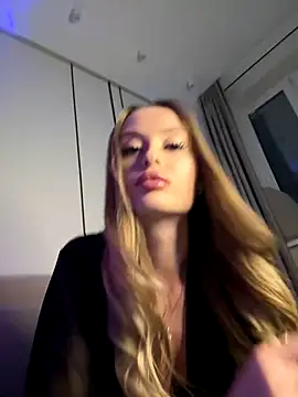 Sweet  Milly online show from October 24, 2025, 2:46 pm