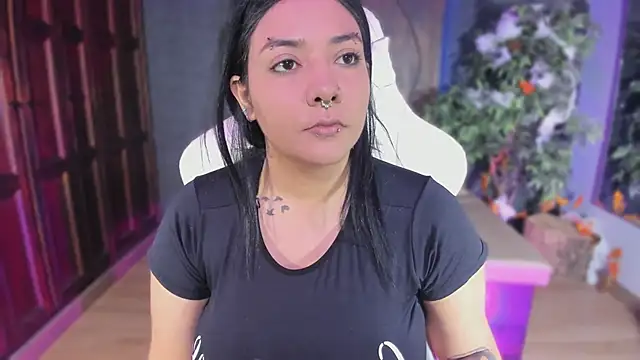 Evelynn online show from October 18, 2025, 11:00 am