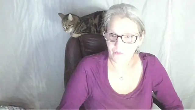 irinamaux online show from March 7, 2025, 2:25 am