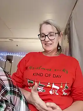 irinamaux online show from December 3, 2025, 8:51 pm