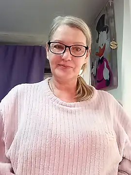 irinamaux online show from February 26, 2026, 7:18 am