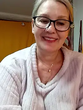 irinamaux online show from March 15, 2026, 11:05 am