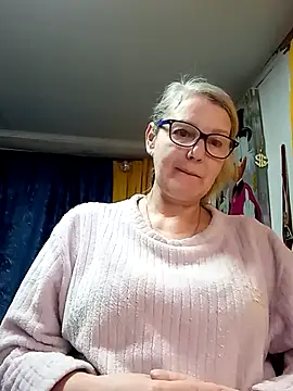 irinamaux online show from April 8, 2026, 2:44 am