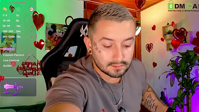 Snapshot of Alex_maraj chatting on February 11, 2026, 8:14 pm Alex maraj online show from February 11, 2026, 8:14 pm