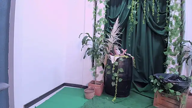 Sofi Perez  online show from March 5, 2026, 11:17 am