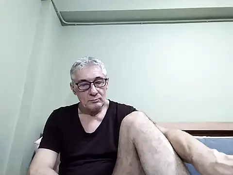 BIGUNCUTHARDCOCK online show from October 15, 2025, 2:22 am