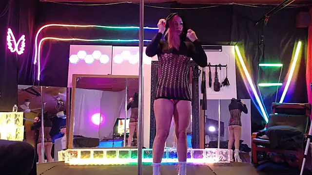 MadisonMarie online show from January 18, 2025, 9:45 am