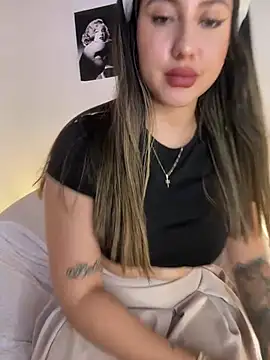 Sarapalmer1 online show from March 16, 2025, 11:47 pm